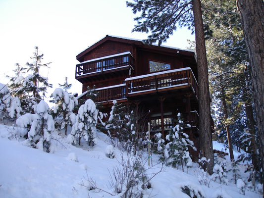 2-night stay at a charming private cabin in Truckee Lake Tahoe!